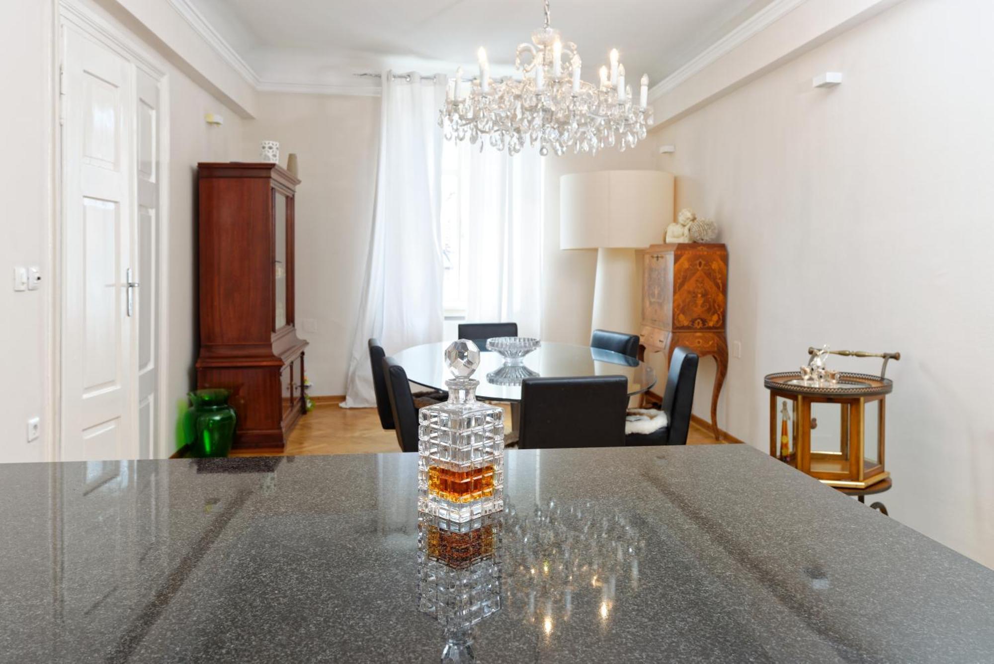 Neoclassical Luxury Apartment לובליאנה מראה חיצוני תמונה