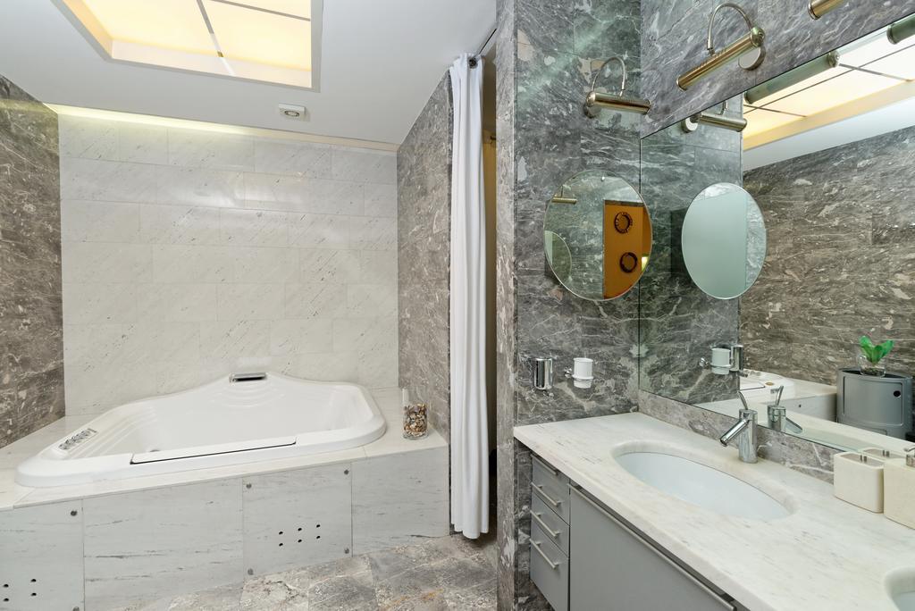 Neoclassical Luxury Apartment לובליאנה מראה חיצוני תמונה