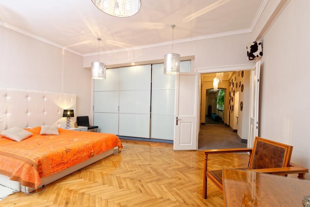 Neoclassical Luxury Apartment לובליאנה מראה חיצוני תמונה