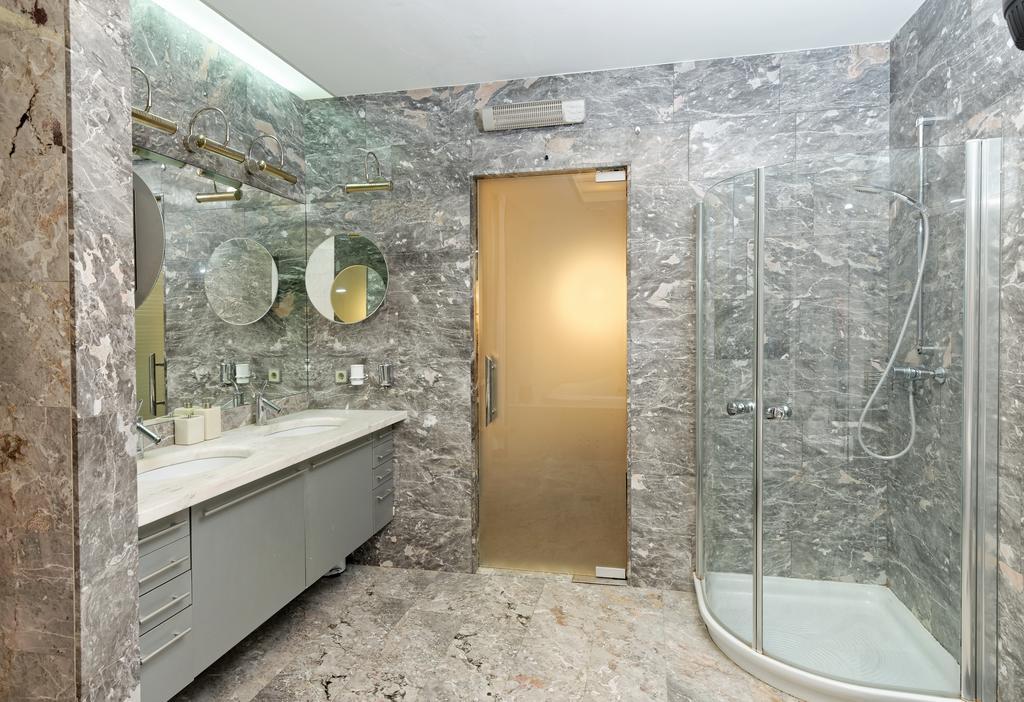 Neoclassical Luxury Apartment לובליאנה מראה חיצוני תמונה