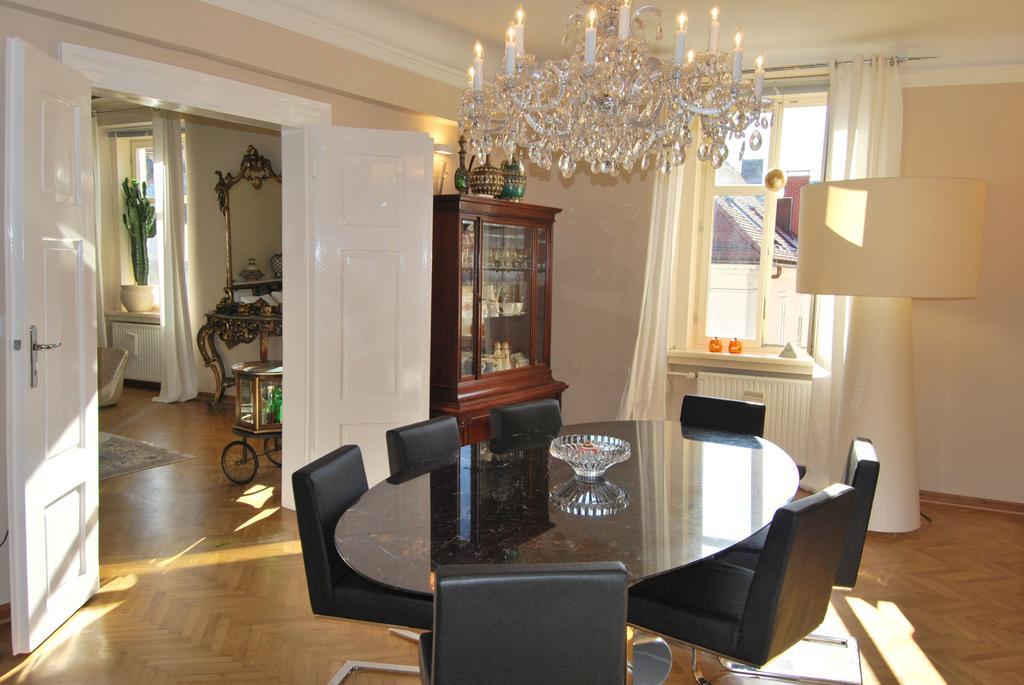 Neoclassical Luxury Apartment לובליאנה מראה חיצוני תמונה